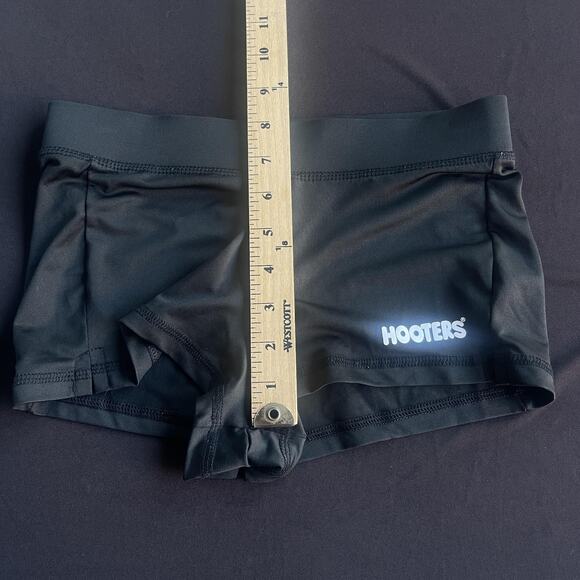 Hooters Shirt Shorts Set Womens XS White Black Glass City Toledo OH Tank Slogan - Picture 9 of 10